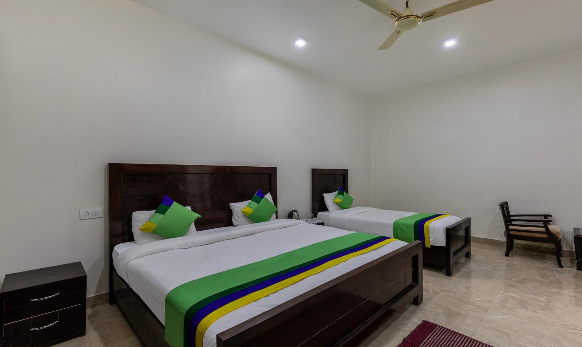 Treebo Olive Lake View Inn June Estate Bhimtal Bagian luar foto