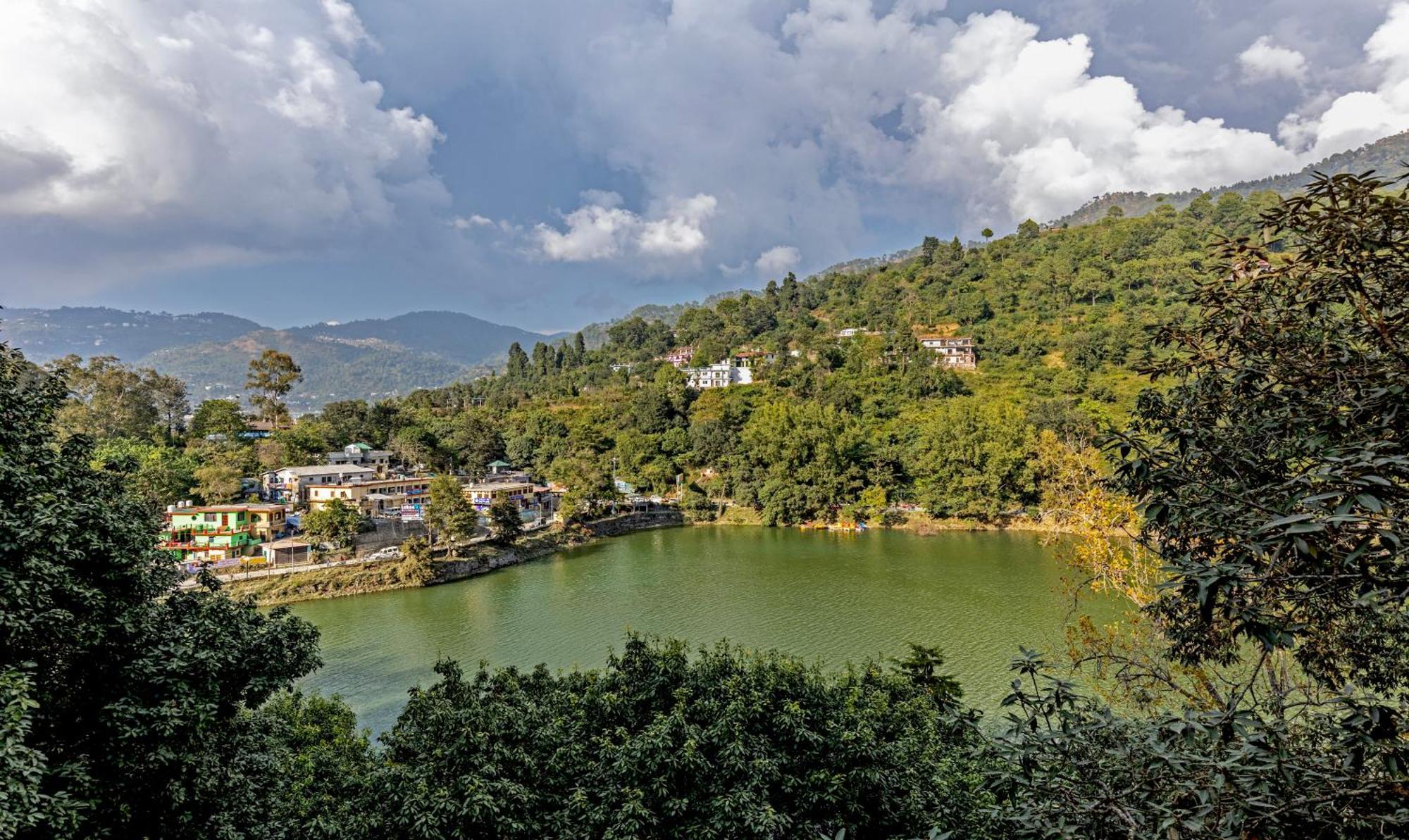 Treebo Olive Lake View Inn June Estate Bhimtal Bagian luar foto